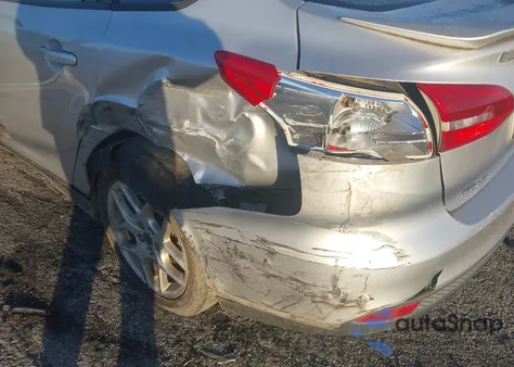 2015 Ford Focus Se z USA, uszkodzony, nr VIN 1FADP3F26FL323814